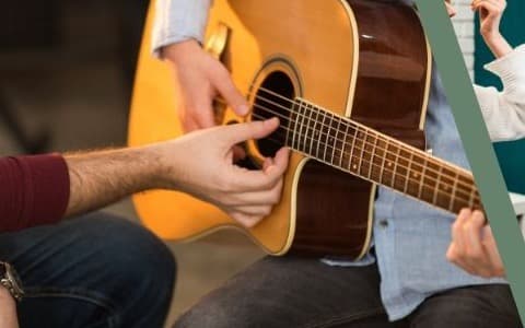 Guitar lesson at DUYAN